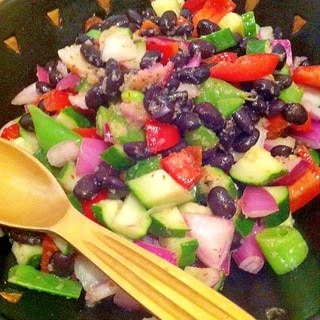 黒いんげん豆と彩り野菜のころころサラダ